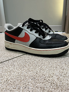 Nike AIR FORCE 1 (NBA) (2 foto / 3)