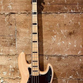 Fender Squier Classic Vibe '70s Jazz Bass (натуральный)