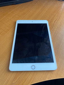 iPad mini 4 64gb (3 foto / 3)