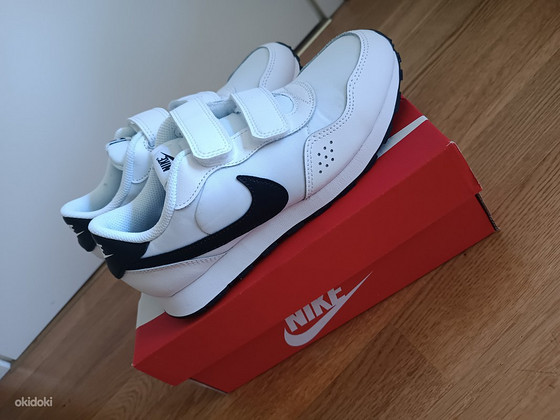 Новые ботинки Nike s.35