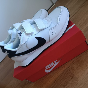 Новые ботинки Nike s.35