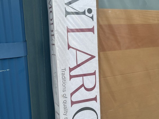 Puidust siseuks klaasiga ja karkaas
