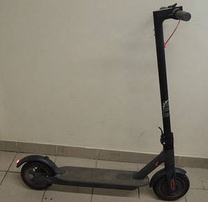 Электрический самокат CityWay AR-M1 Black + Зарядка (6 фото из 6)