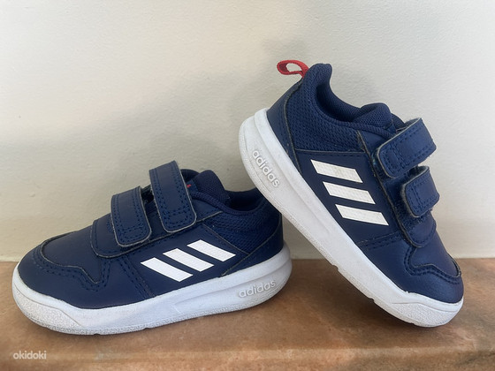 Кроссовки adidas