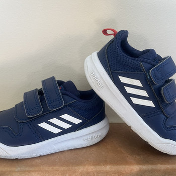 Adidase tossud