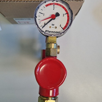 Кронштейн расширительного бачка Flamco