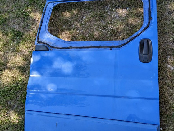 Сдвижная дверь Renault Trafic