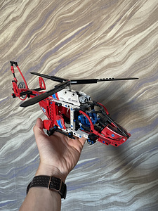 Вертолет LEGO Technic (2 фото из 3)