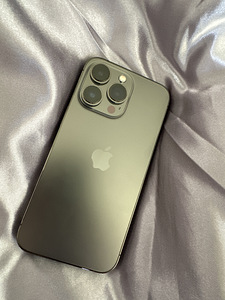 Продам iPhone 13pro 256 (1 фото из 2)