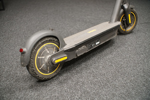 Электросамокат Ninebot Max G30 (4 фото из 5)
