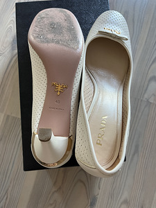 Prada naiste nahkkingad, suurus 40 (5 foto / 6)