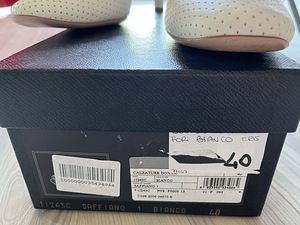 Prada naiste nahkkingad, suurus 40 (6 foto / 6)