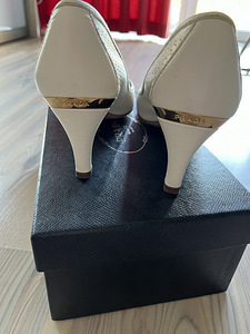 Prada naiste nahkkingad, suurus 40 (4 foto / 6)