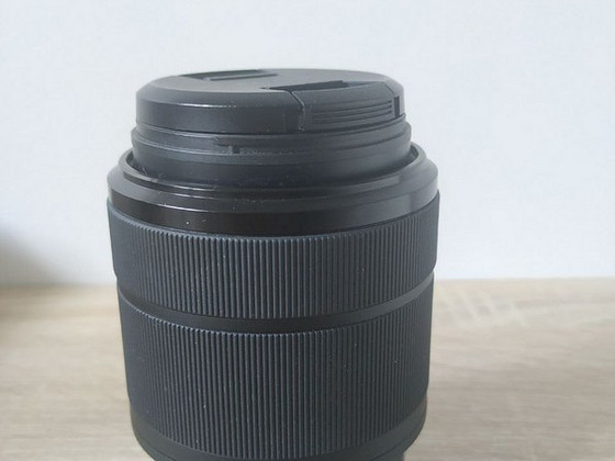 Продаю Sony FE 28-70mm f/3.5-5.6