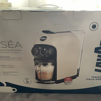 Капсульная кофеварка Lavazza A Modo Mio Desea, черная