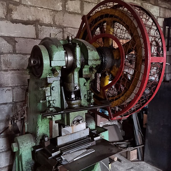 Ekstsentriline press