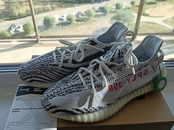 Adidas Yeezy 350V2 Zebra 10.5US/10UK/44⅔EUR 100% ORIGINAL