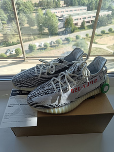 Adidas Yeezy 350V2 Zebra 10.5US/10UK/44⅔EUR 100% ORIGINAL (1 фото из 6)