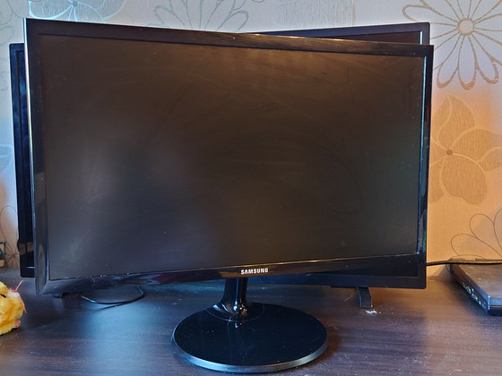 Монитор самсунг S22F350FHU 22"