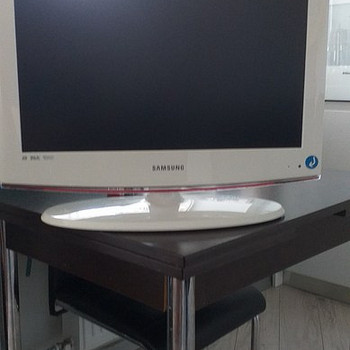 Panen monitori müüki