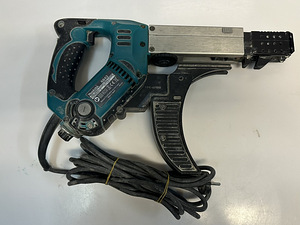 Электрический Шуруповерт Makita 6842 (4 фото из 6)