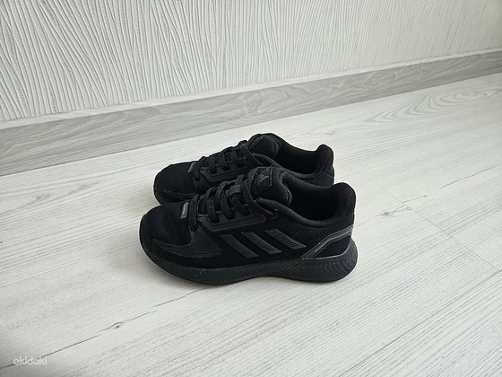Кроссовки adidas s.29
