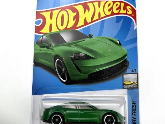 Porsche taycan turbo s (hot wheels)
