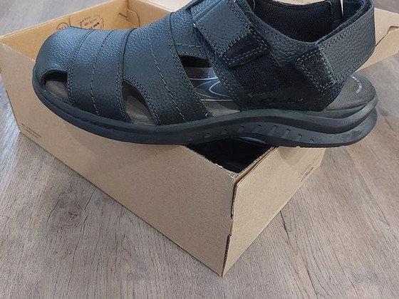 Nahast sandaalid, Clarks