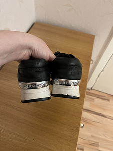 Кроссовки Michael Kors (4 фото из 5)