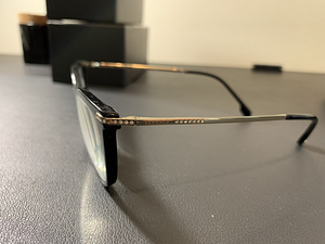 Очки Versace и Guess (2 фото из 8)