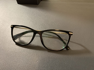Очки Versace и Guess (3 фото из 8)