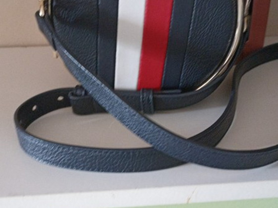 Продам сумочку Tommi Hilfiger