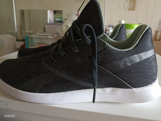 Продам мужские кросовки Reebok