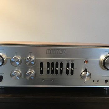 Luxman C-1000