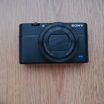 Фотоаппарат Sony RX100 V