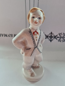 Редкое клеймо. Рига. Фарфор. Танцор. Целый. (1 фото из 6)