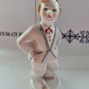 Редкое клеймо. Рига. Фарфор. Танцор. Целый.