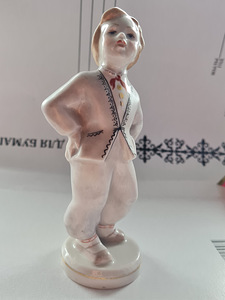 Редкое клеймо. Рига. Фарфор. Танцор. Целый. (6 фото из 6)