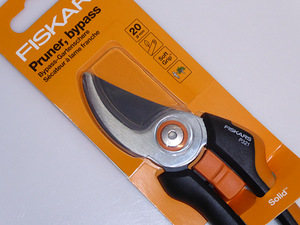 Секатор плоскостной Fiskars Solid М P321 (4 фото из 4)