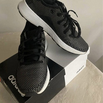 Adidase tossud