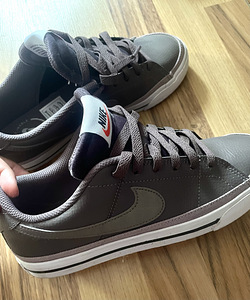 Кроссовки Nike (38) (неоригинальные) (1 фото из 4)