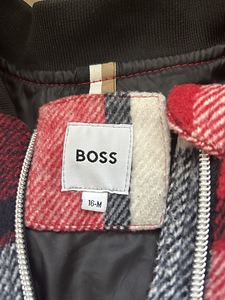 Hugo Boss (3 foto / 5)