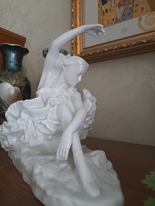 Продам форфорувую статуэтку балерина Уланова (6 фото из 8)