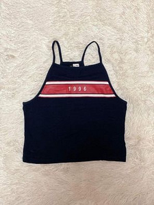 H&M crop top (1 foto / 1)