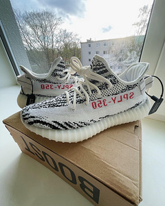 Yeezy Boost 350 V2 Зебра (2 фото из 4)