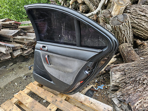 Peugeot 607 vasak ja parem tagauks (6 foto / 6)