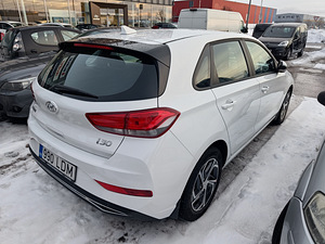 Хендай и30 (3 фото из 12)
