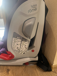 Britax Römer Advansafix III (7 фото из 8)