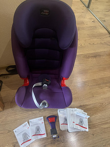 Britax Römer Advansafix III (6 фото из 8)