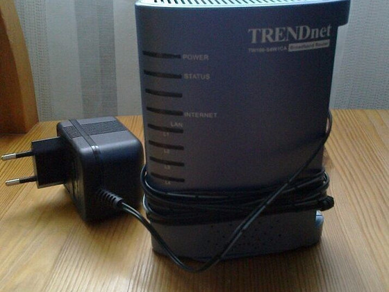 TRENDnet TW100-S4W1CA Broadband Router